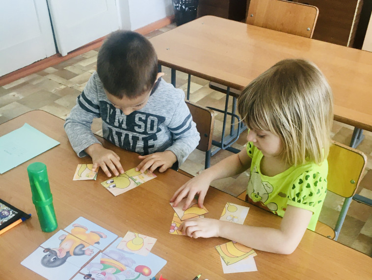 Укажите подпись к картинке.